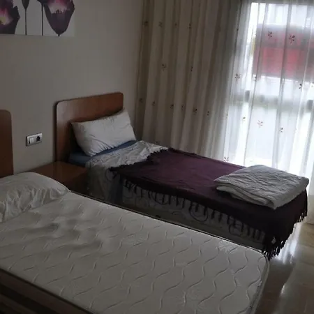 Sun Bay Close To The Beach And Golf וילה