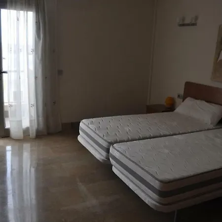 Sun Bay Close To The Beach And Golf וילה *