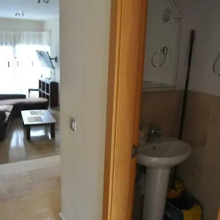 Sun Bay Close To The Beach And Golf וילה